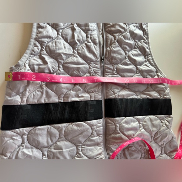 Nike running quilted gray zip up vest - Picture 7 of 8